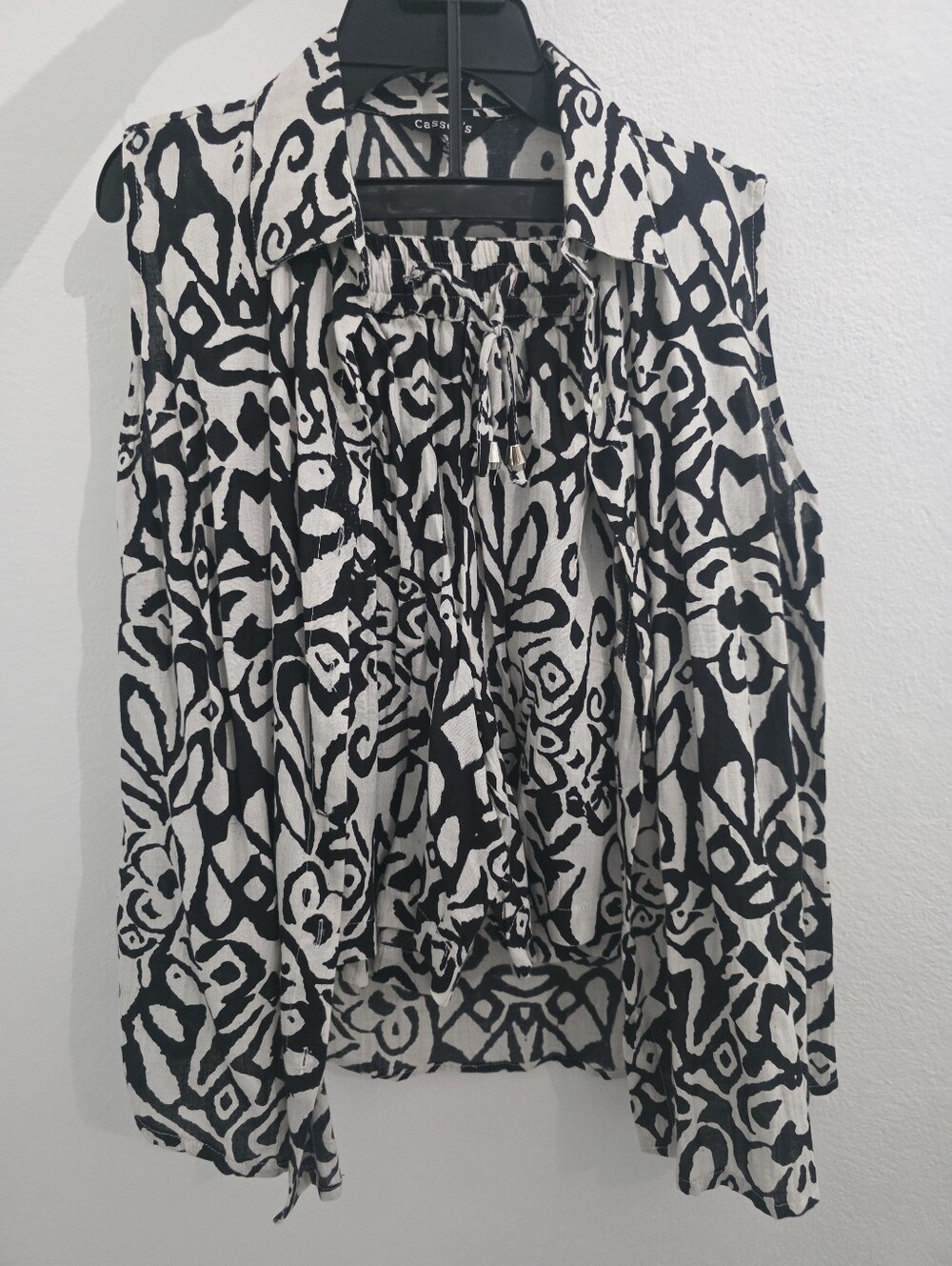 Black & White Patterned Women's Vest Set